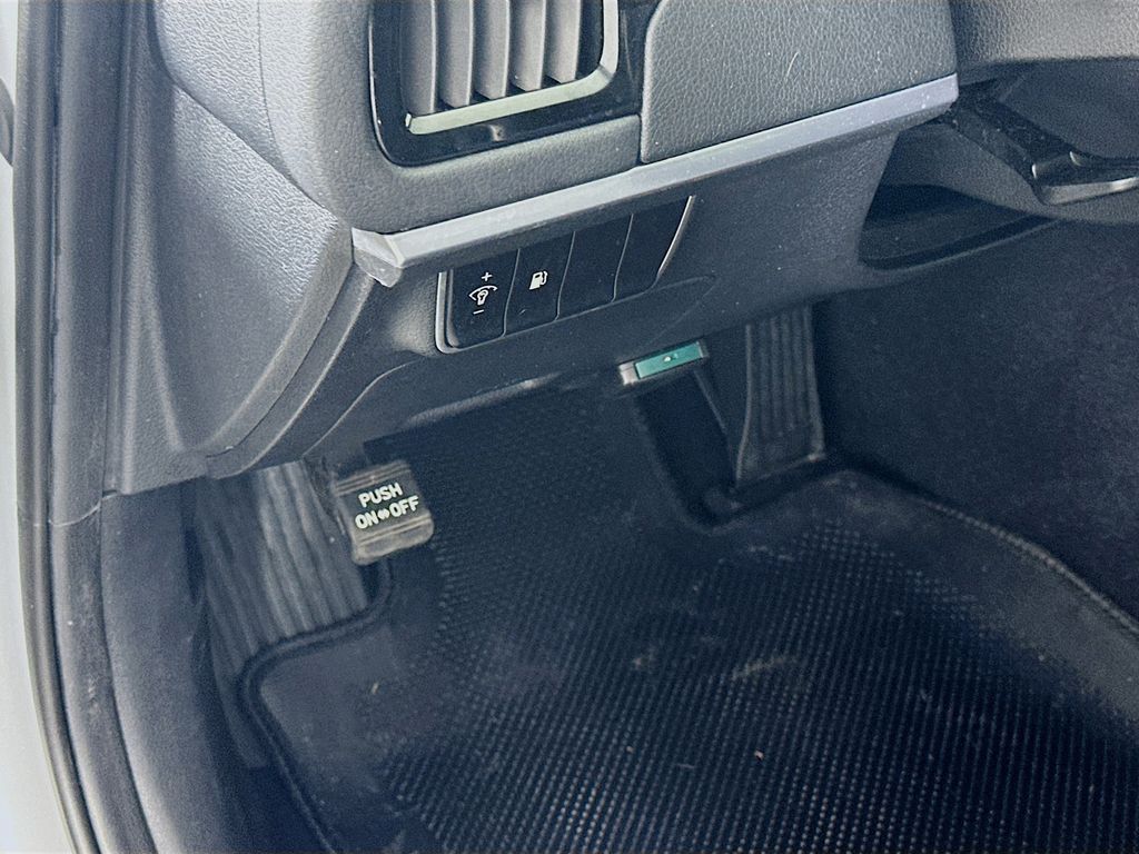 Thumbnail: 2018 Kia Stinger - 10