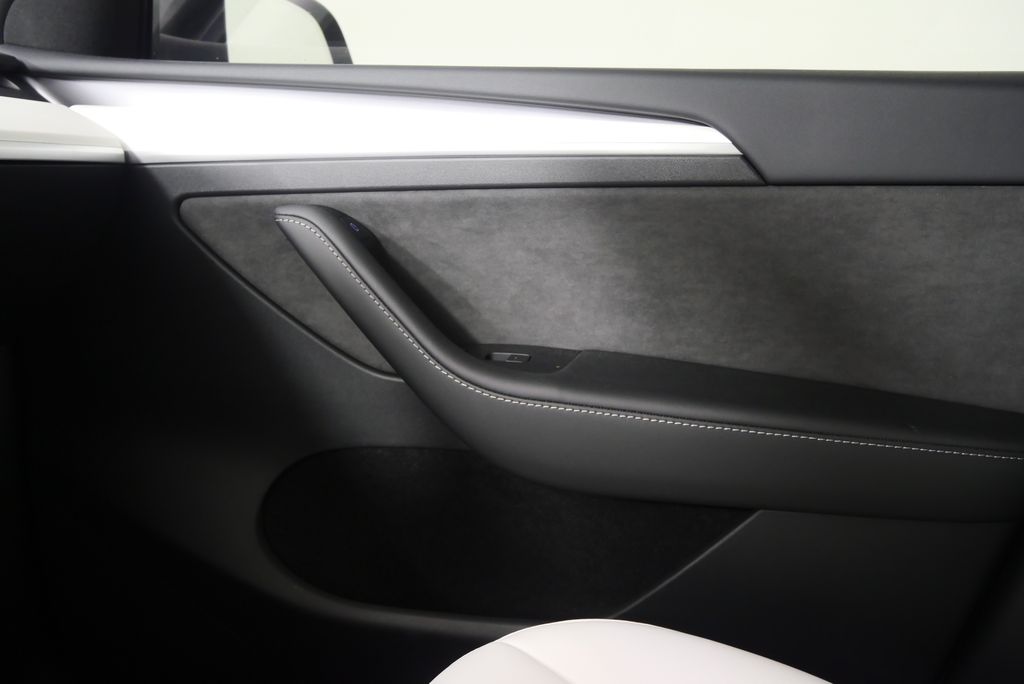 2024 Tesla Model Y Performance 25