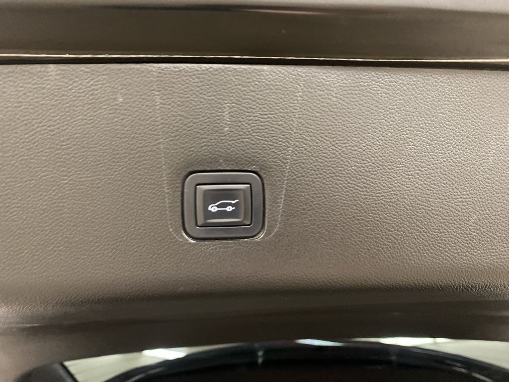 2018 Chevrolet Traverse Premier photo