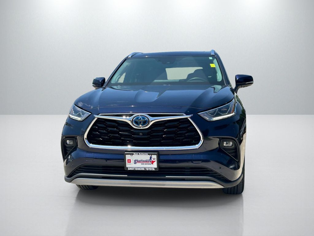 Used 2023 Toyota Highlander Hybrid SUV