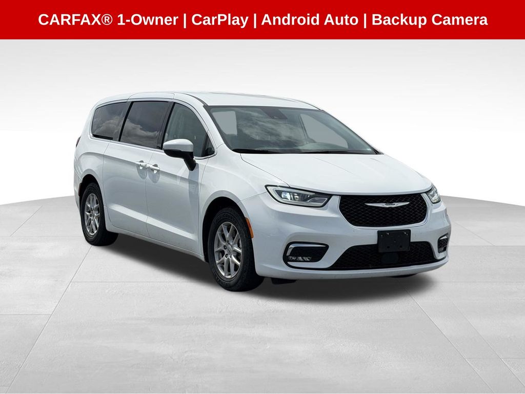 White 2023 Chrysler Pacifica Touring L FWD Minivan Front-Wheel Drive 9-Speed Automatic