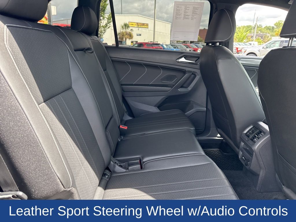 2023 Volkswagen Tiguan SE R-Line Black