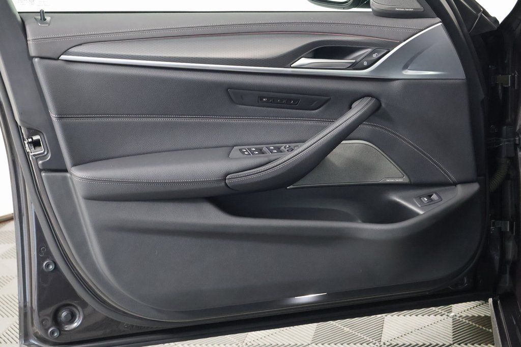 Thumbnail: 2023 BMW 5 Series - 12