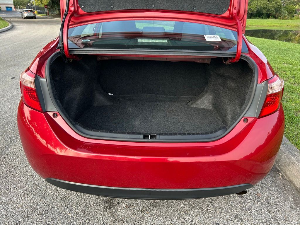 2019 Toyota Corolla L 10