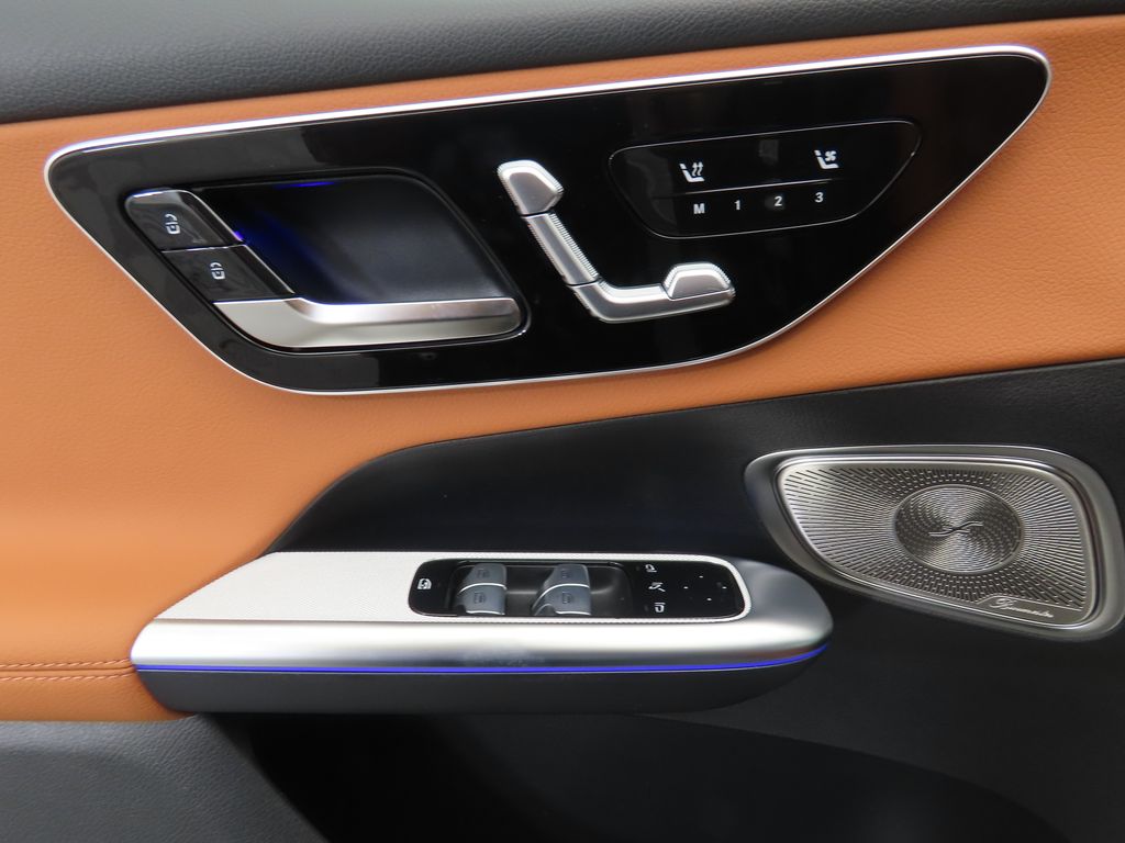 Thumbnail: 2025 Mercedes-Benz GLC - 24