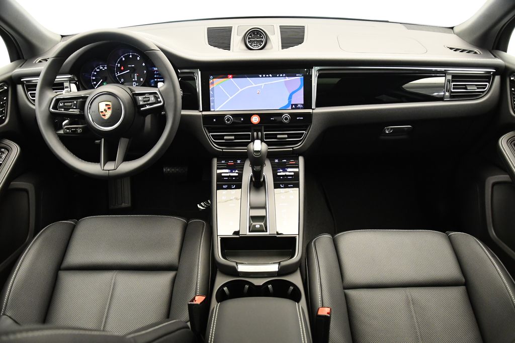 Thumbnail: 2025 Porsche Macan - 32