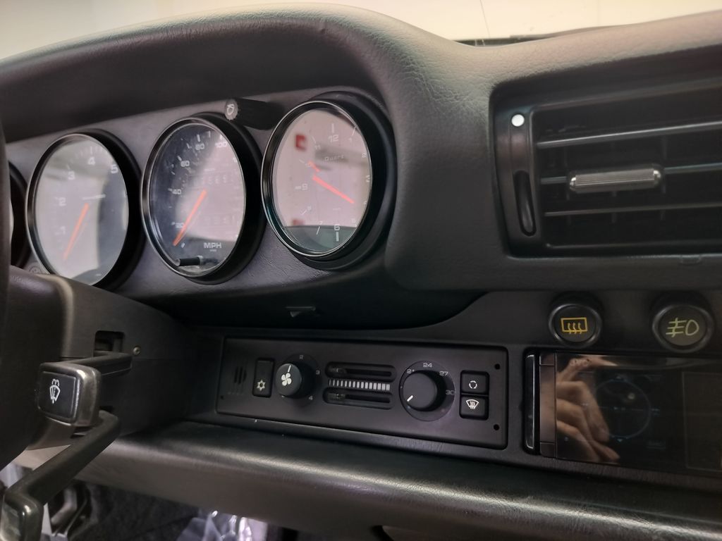 Thumbnail: 1992 Porsche 911 - 18