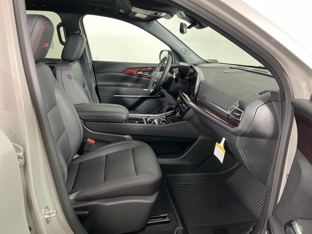 Thumbnail: 2026 Chevrolet Traverse - 8