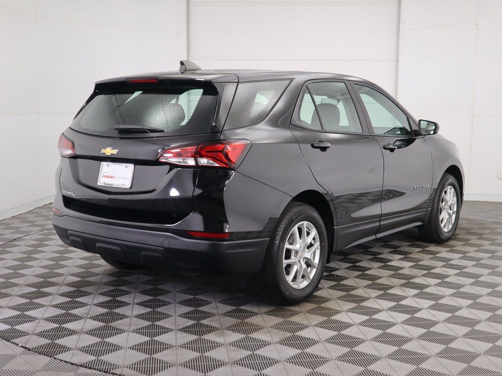 Thumbnail: 2023 Chevrolet Equinox - 5