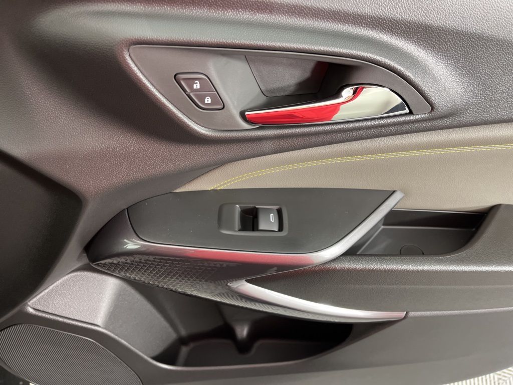 Thumbnail: 2026 Chevrolet Trax - 10