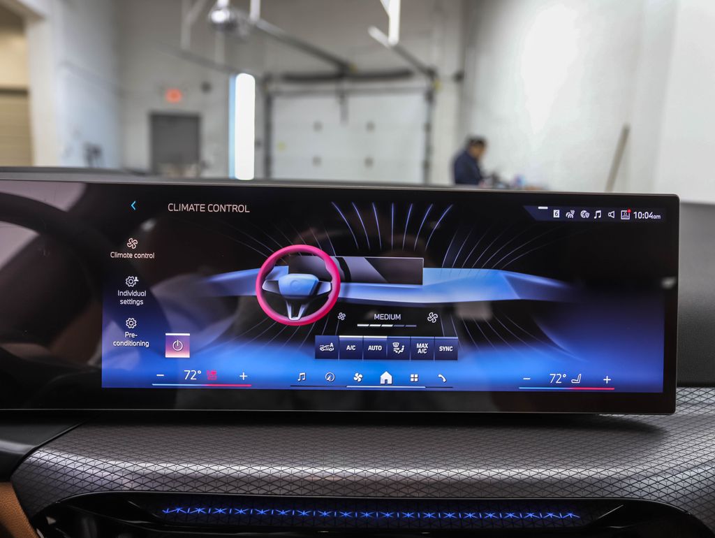 Thumbnail: 2026 BMW i4 - 18