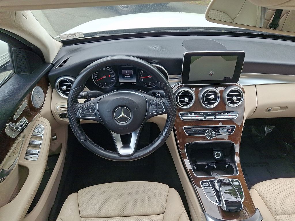 Thumbnail: 2015 Mercedes-Benz C-Class - 11