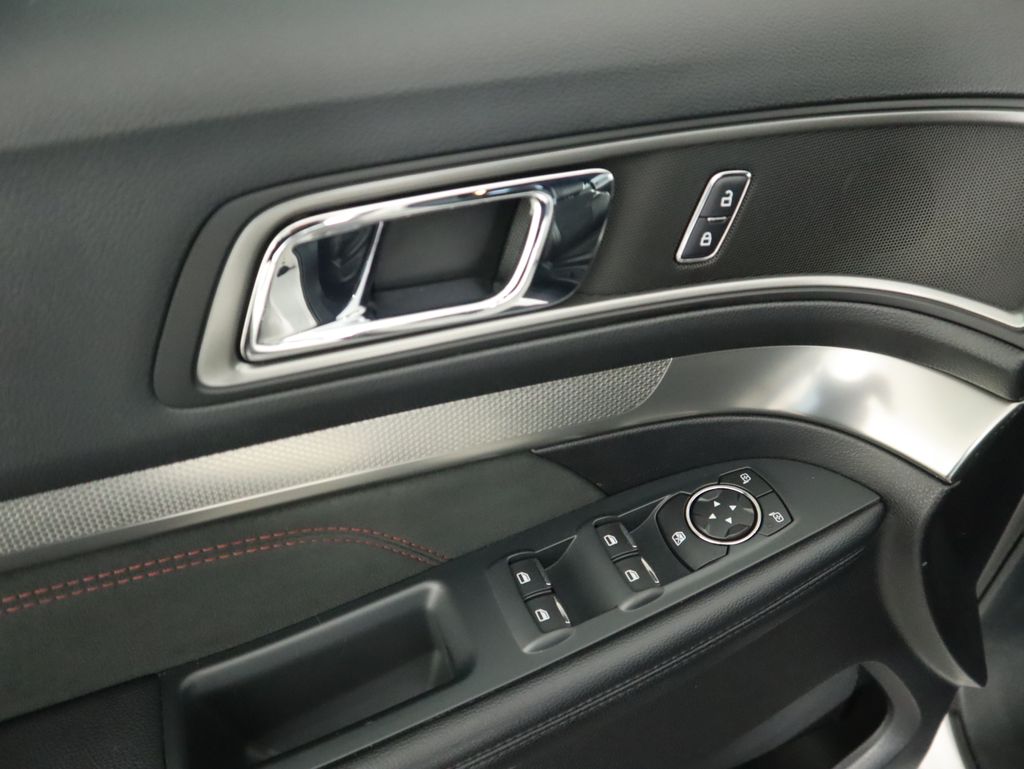 Thumbnail: 2019 Ford Explorer - 23