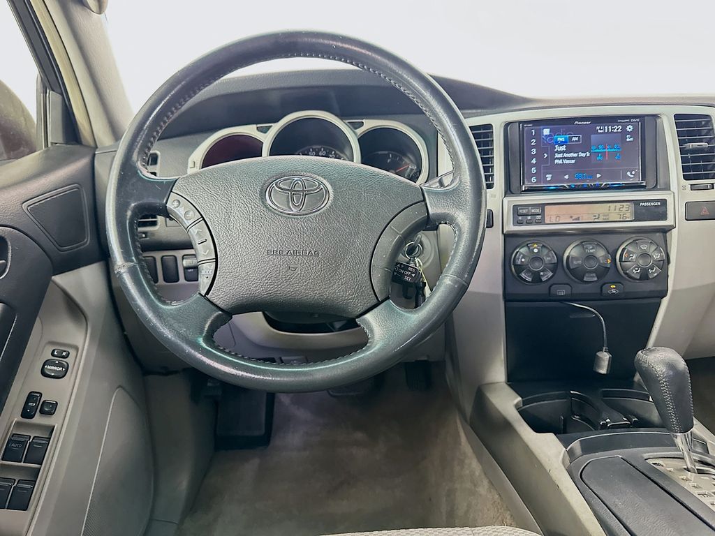 Thumbnail: 2004 Toyota 4Runner - 19