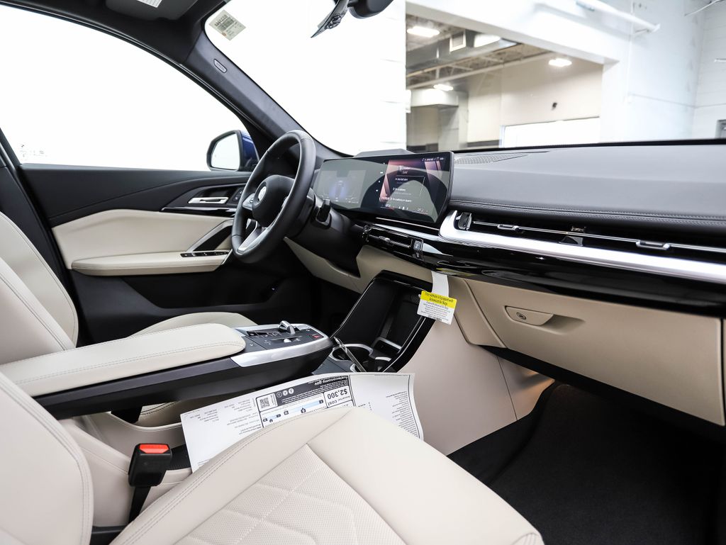 2025 BMW X1 xDrive28i 29