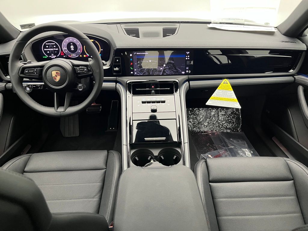 Thumbnail: 2025 Porsche Panamera - 25
