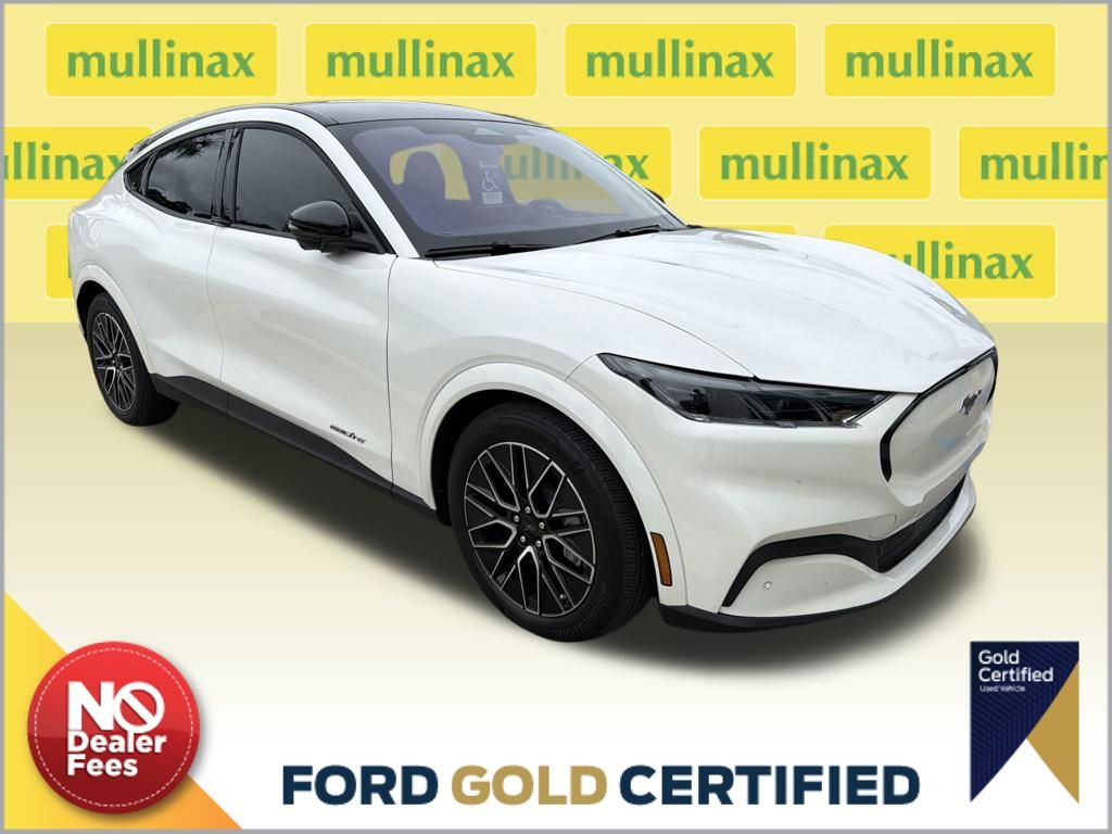 Star White Metallic Tri-Coat 2025 Ford Mustang Mach-E SUV / Crossover Rear-Wheel Drive Automatic