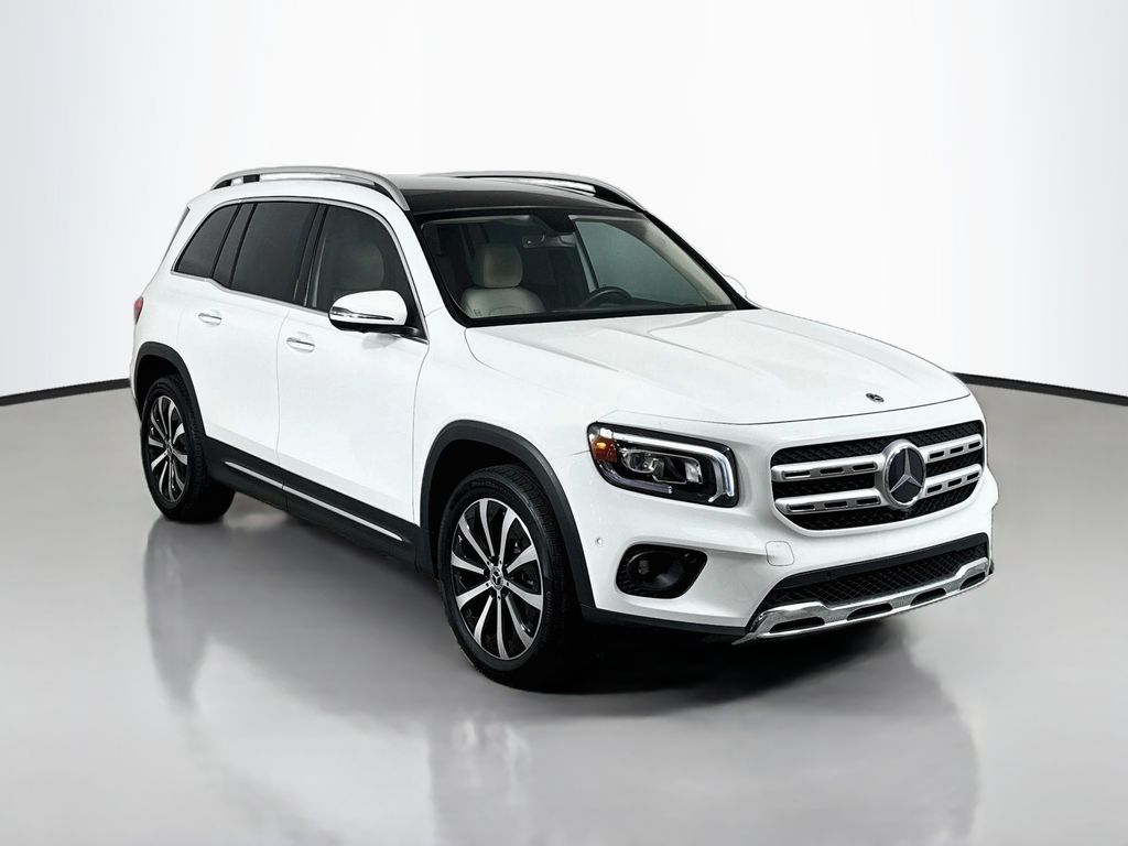 Thumbnail: 2023 Mercedes-Benz GLB - 3