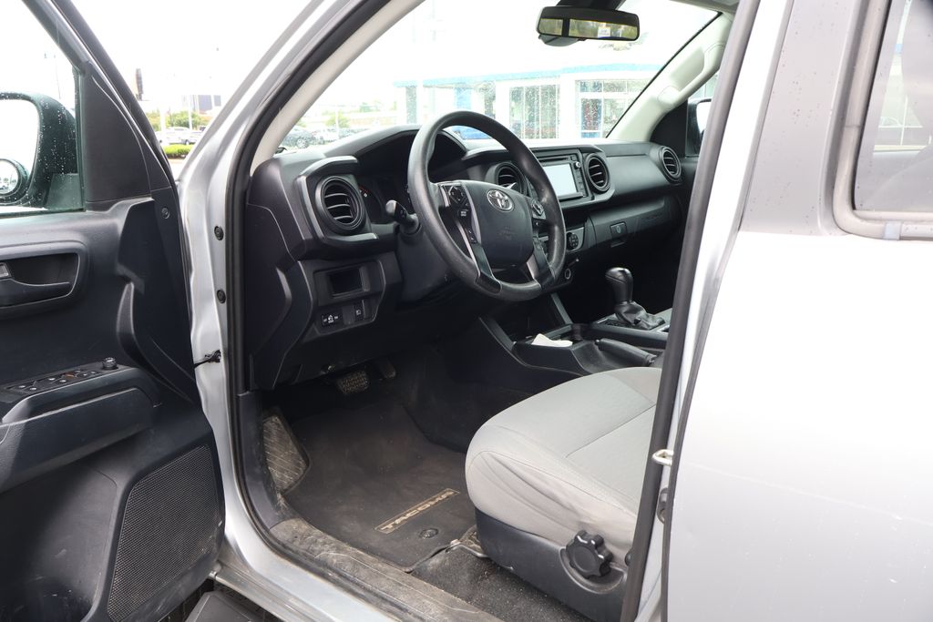 2019 Toyota Tacoma SR 12