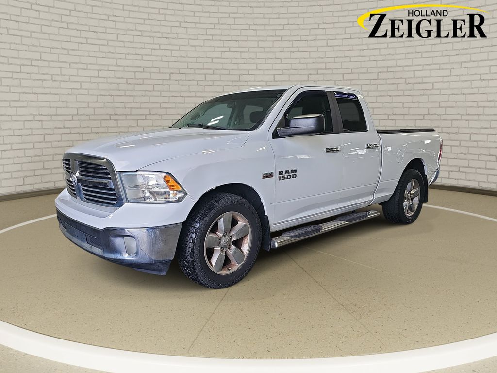 Bright White Clearcoat 2015 RAM 1500 Pickup Truck 4X2 8-Speed Automatic