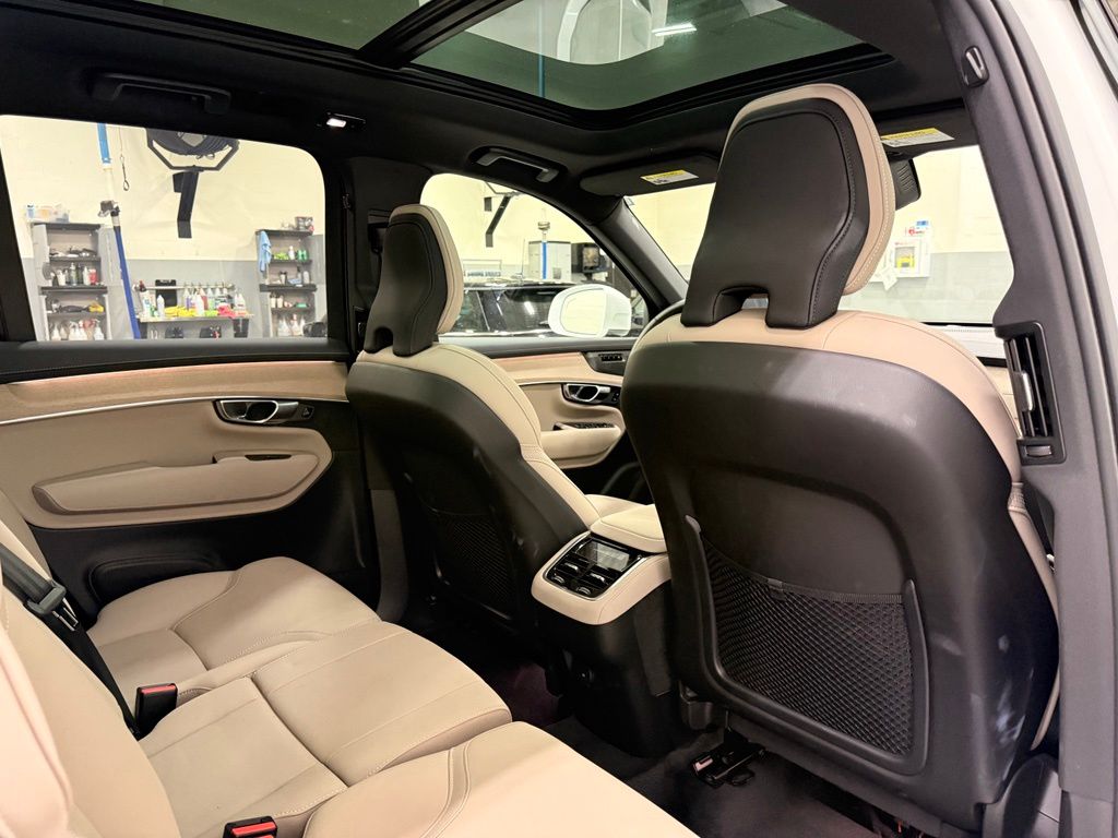 Thumbnail: 2026 Volvo XC90 - 25