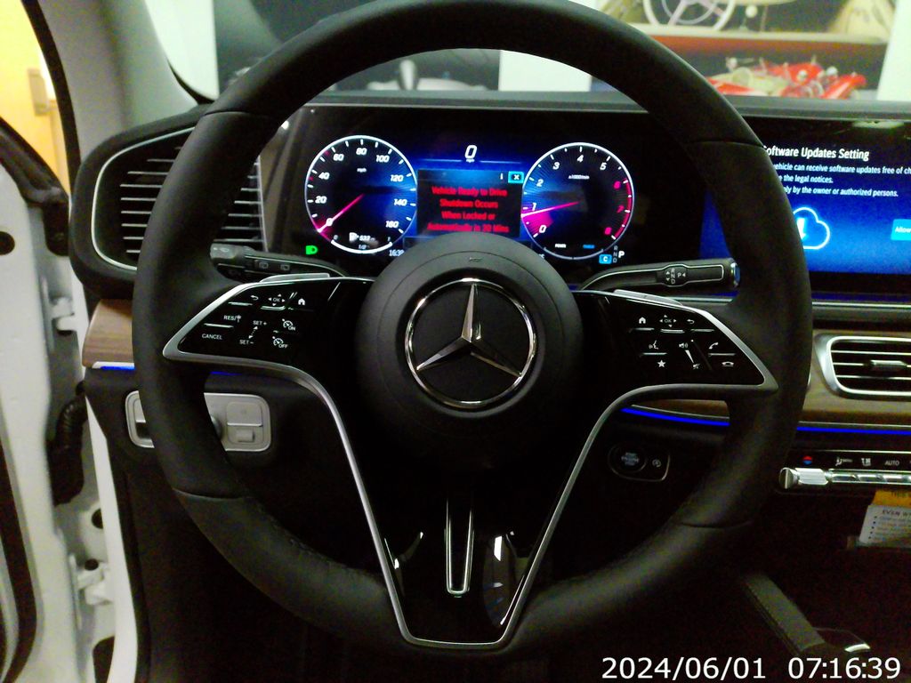 Thumbnail: 2026 Mercedes-Benz GLE - 18