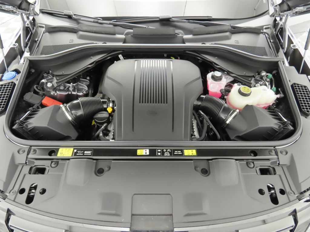 Thumbnail: 2025 Land Rover Range Rover - 31