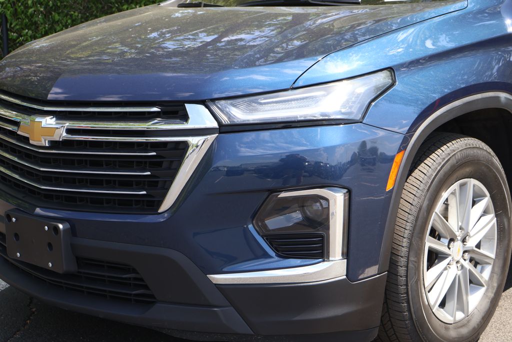 Thumbnail: 2023 Chevrolet Traverse - 3