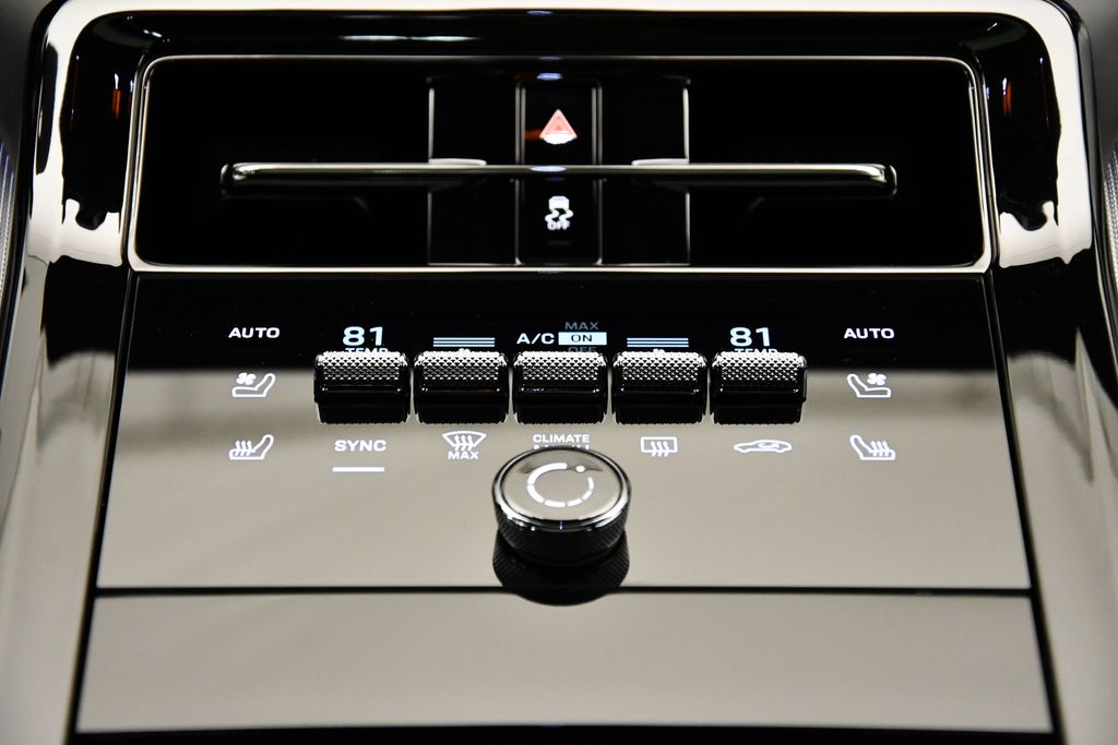 Thumbnail: 2025 Porsche Panamera - 29