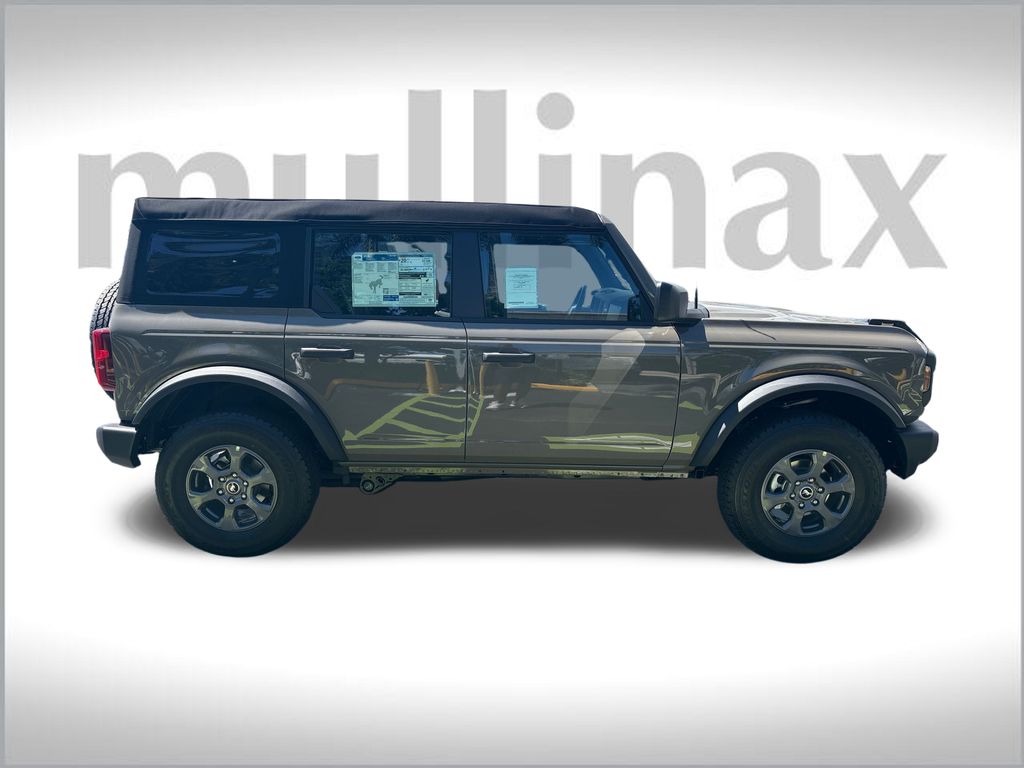 2025 Ford Bronco Base photo 12