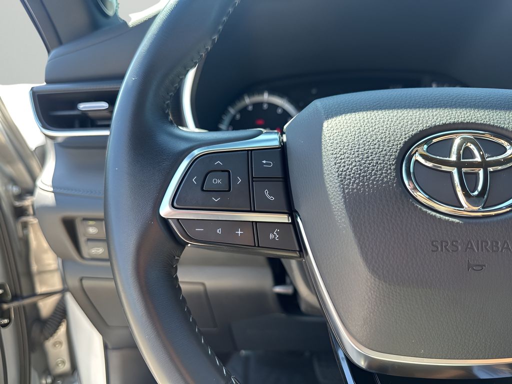 Used Car 2021 Toyota Highlander  Xse For Sale Under $40,000 In Austin, Texas