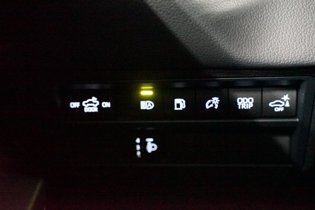 Thumbnail: 2025 Toyota Tundra - 25