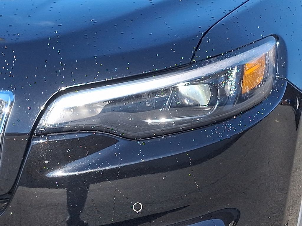 Thumbnail: 2019 Jeep Cherokee - 9