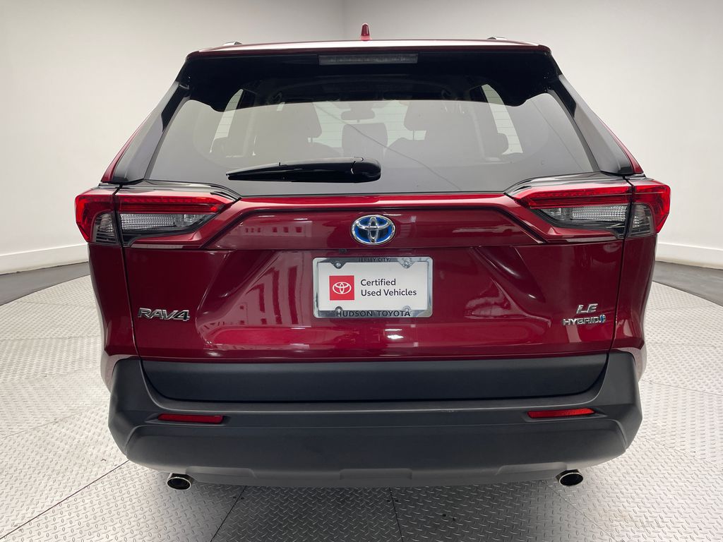 2022 Toyota RAV4 LE 6