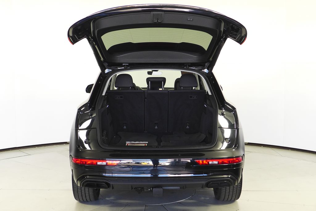 Thumbnail: 2023 Audi Q5 - 10