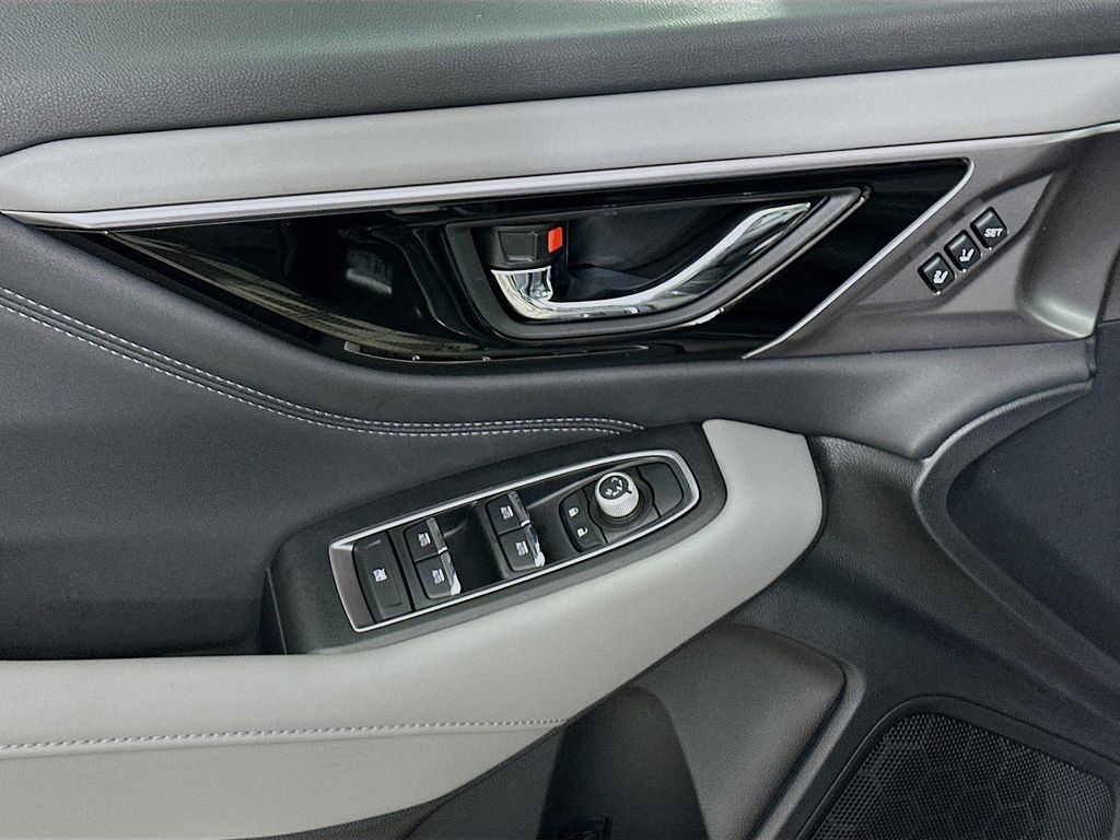 2025 Subaru Outback Limited - Photo 21