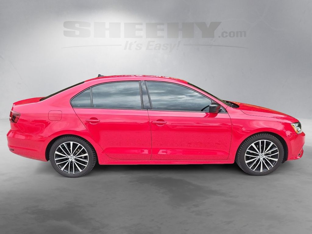 Used 2016  Volkswagen 1.8T Sport image 10