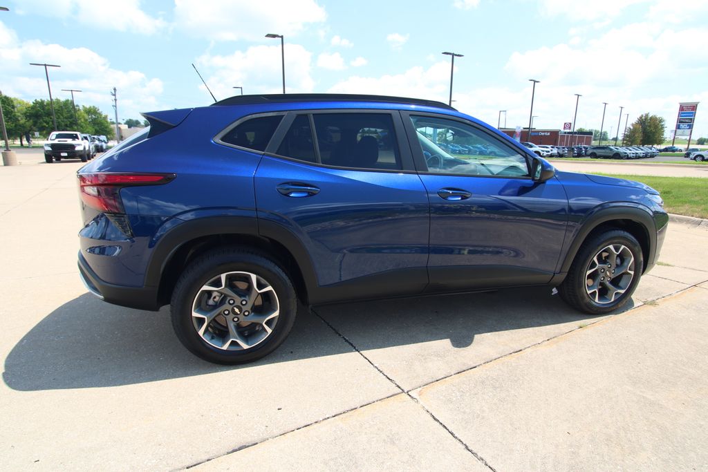 Used 2024 Chevrolet Trax SUV