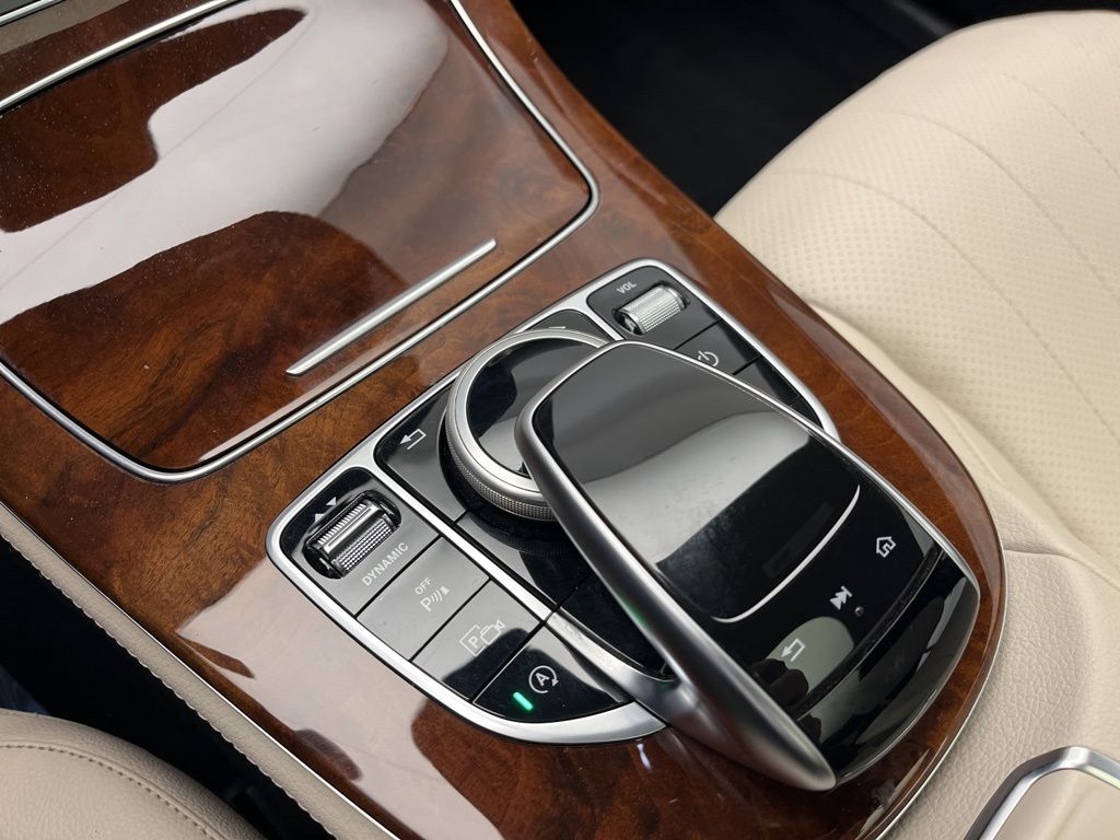 Thumbnail: 2019 Mercedes-Benz E-Class - 21