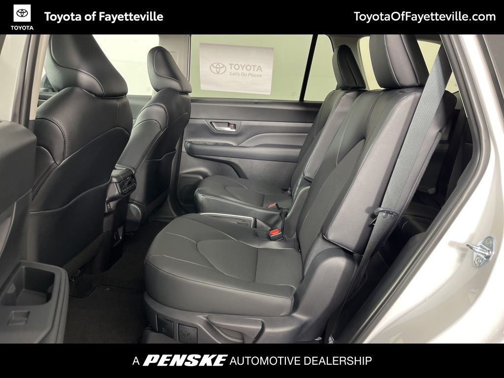 Thumbnail: 2026 Toyota Grand Highlander - 23