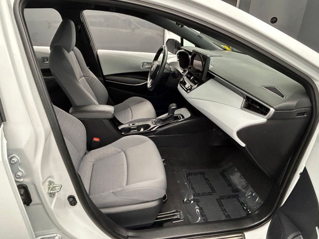 Used 2024 Ice Cap Toyota SE image 33