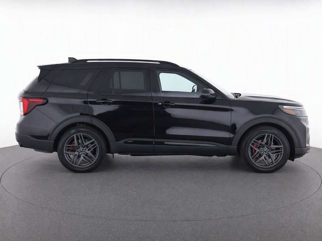 New 2026 Agate Black Metallic Ford ST-Line image 8
