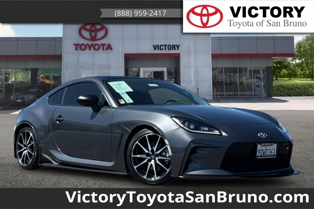 Pavement 2023 Toyota GR86 RWD Coupe Rear-Wheel Drive 6-Speed Manual