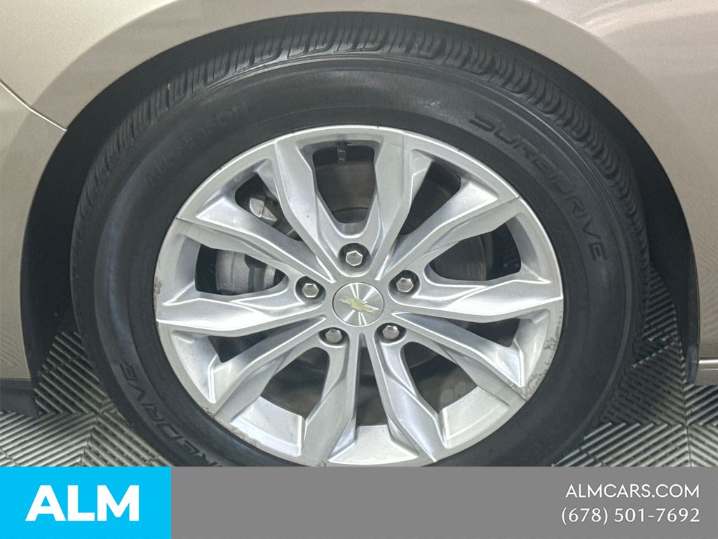 Used 2024 Gray Chevrolet LT image 15