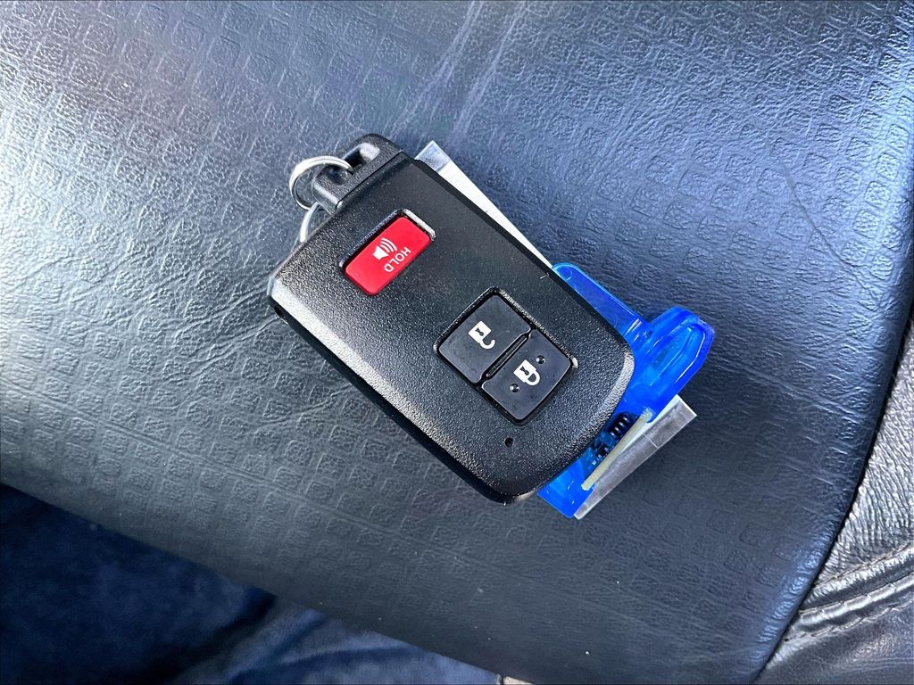 2022 Toyota Tacoma — photo 11