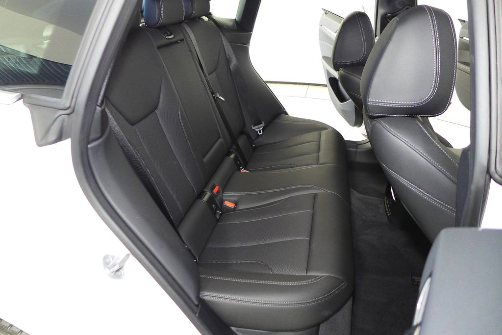 Thumbnail: 2023 BMW i4 - 20