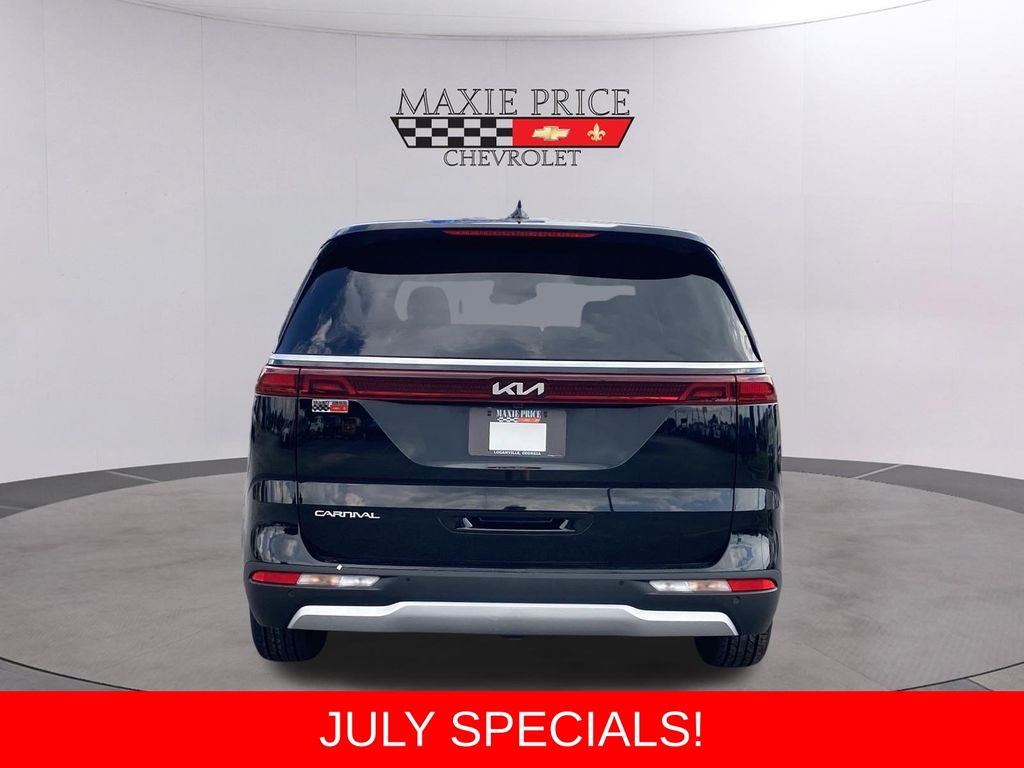 Used 2023 Kia Carnival Van