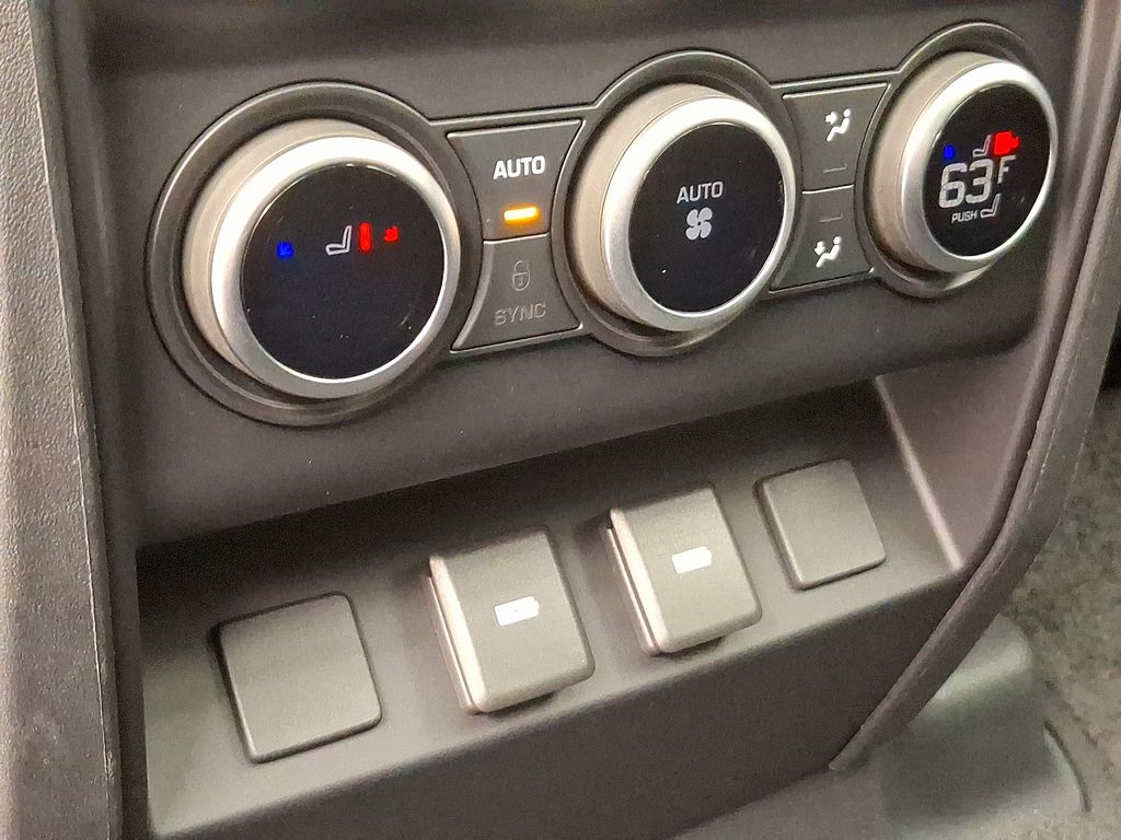 2024 Land Rover Defender 110 11