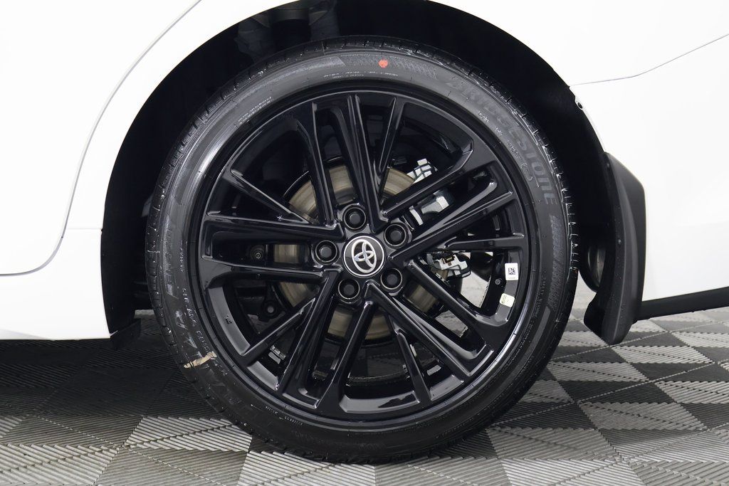 2025 Toyota Camry SE 10