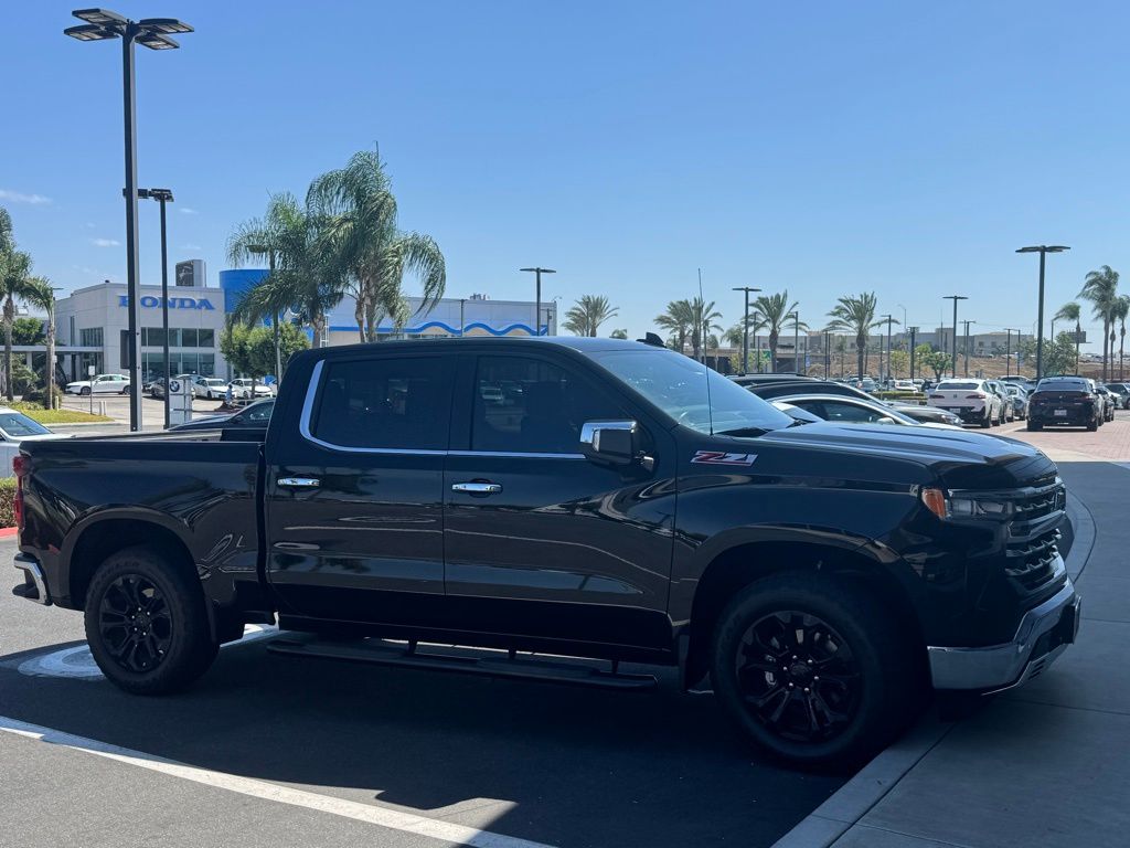 Thumbnail: 2023 Chevrolet Silverado 1500 - 5